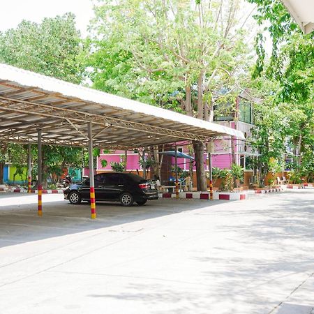 Rak Kun Resort 2 Nakhon Sawan Eksteriør billede
