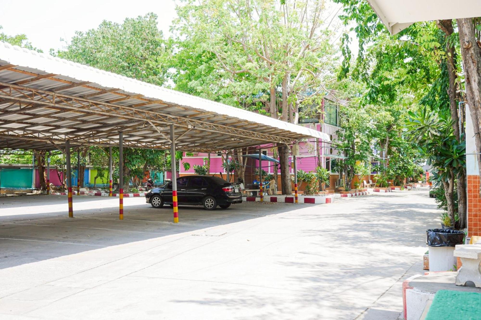 Rak Kun Resort 2 Nakhon Sawan Eksteriør billede