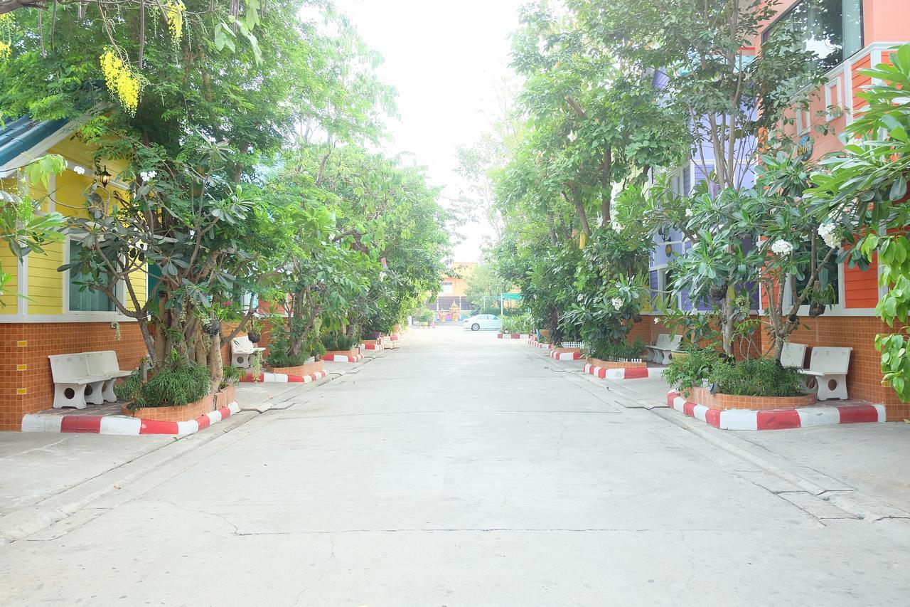 Rak Kun Resort 2 Nakhon Sawan Eksteriør billede